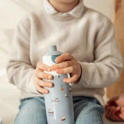 Little Dutch Mepal Brooddoos Sailors Bay 10 Little Dutch Mepal Brooddoos Sailors Bay -Little Thingz little dutch little dutch mepal brooddoos sailors 2