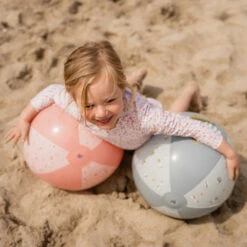 Little Dutch Strandbal Little Pink Flowers 35 Cm -Little Thingz little dutch little dutch strandbal little pink fl 3